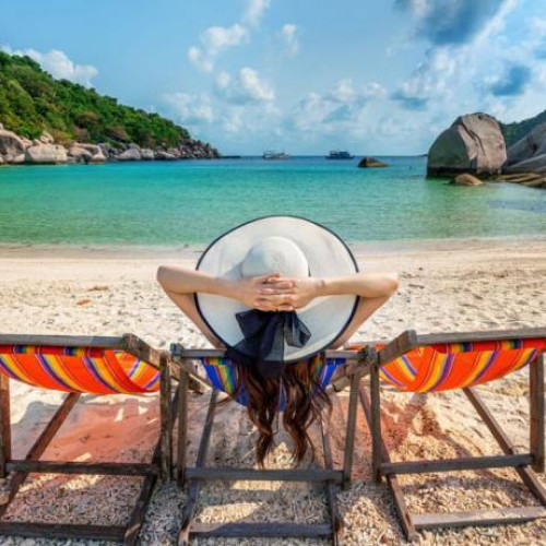 oportunități de vacanță la final de sezon pe litoral și în străinătate