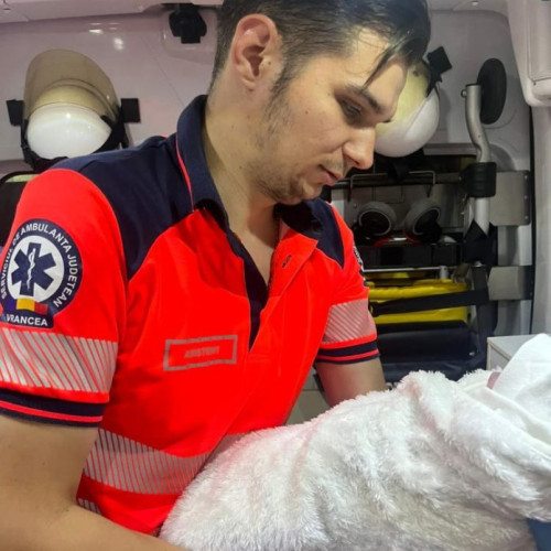 Femeie însărcinată a născut acasă, în satul Lespezi, fără a ajunge la spital