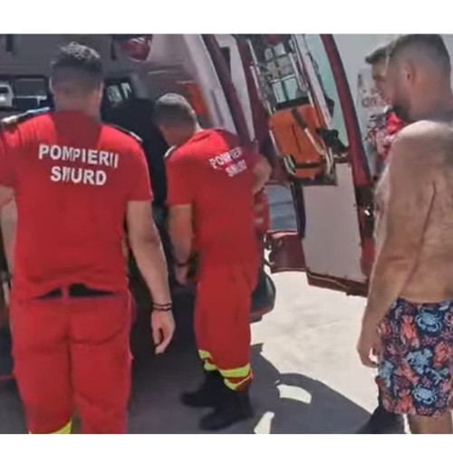 Salvatori din Eforie au salvat doi turiști de pe plaja Belona