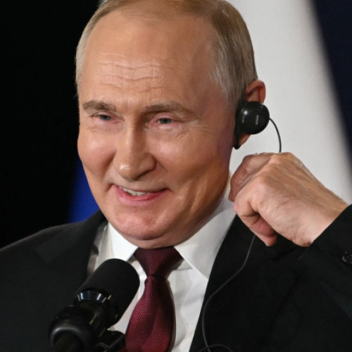 Vladimir Putin a calificat sâmbătă întâlnirea avută cu președintele SUA, Donald Trump, din Alaska ca fiind &quot;oportună și foarte utilă&quot;. Declarația a fost făcută public în timpul unei întrevederi la Kremlin cu liderii politici ai Rusiei, relatează digi24.ro.