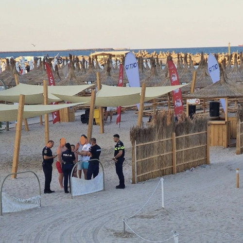 Un copil dat dispărut a fost găsit în siguranță pe plajă în Eforie