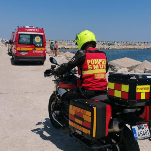 Doi bărbați au murit înecați pe plajele din stațiunile Saturn și Olimp, iar un alt bărbat a pierdut viața în Jupiter, potrivit IPJ Constanța. În total, incidentul s-a produs în cursul zilei, fiind considerate tragedii grave.
