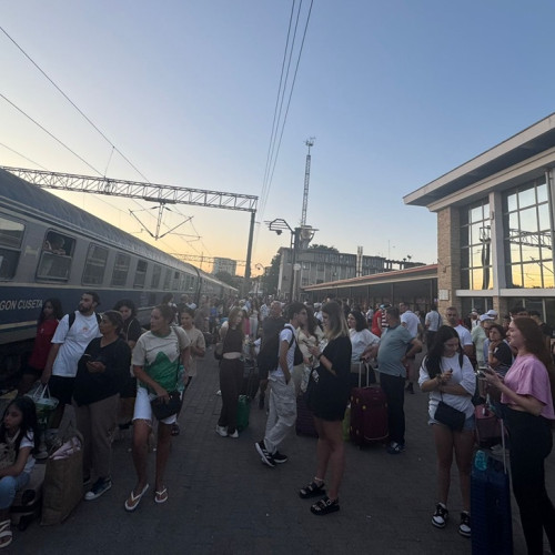 Trenul care trebuia să plece spre București Nord a întârziat la Constanța