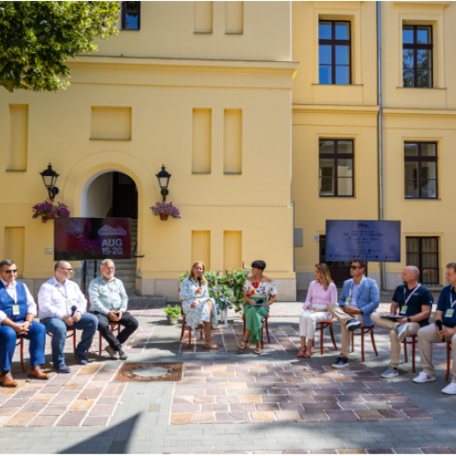 Carnavalul Florilor din Debretin sărbătorește 59 de ani de la prima ediție