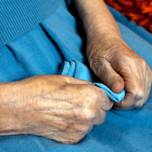 Cercetări arată că persoanele care ajung la 100 de ani evită majoritatea bolilor grave