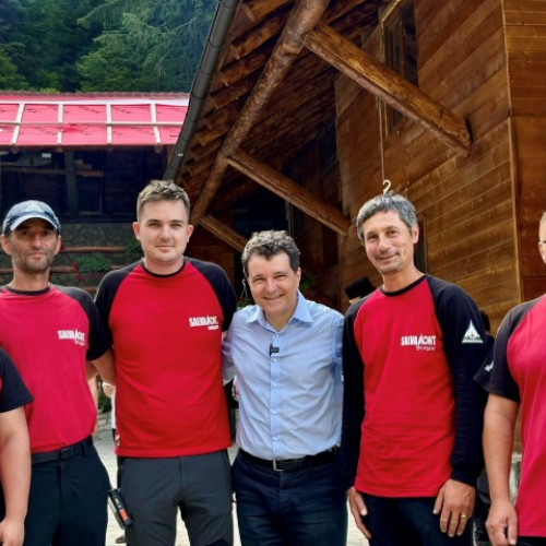 Nicusor Dan a vizitat bazele Salvamont din Județul Brașov și a făcut un apel către români pentru a petrece vacanța în țară