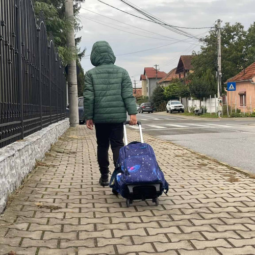 Ghid pentru părinți: cum să pregătești copiii pentru școală fără stres și cheltuieli mari