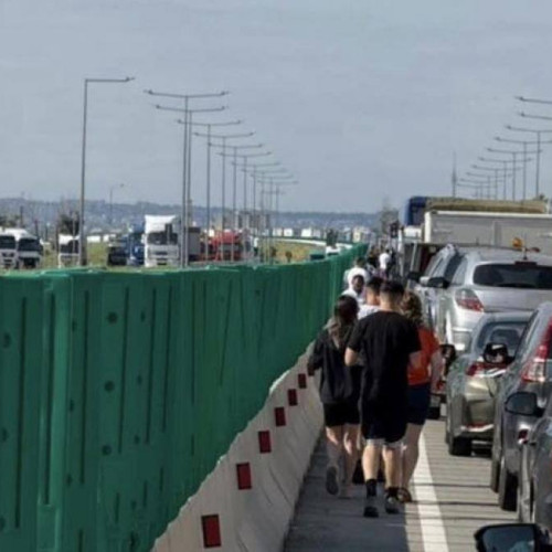 trafic dificil la punctul de trecere Giurgiu - Ruse din cauza lucrărilor pe Podul Prieteniei