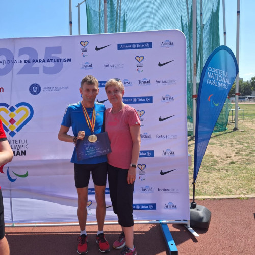 Marian Petria, dublu campion național și internațional, și legitimat la APH Sporting Galați, a confirmat din nou performanțele sale. Sportivul a obținut două medalii de aur la Campionatul Național Paralimpic desfășurat recent în Capitală, în probele de 400 metri și săritura în lungime. La proba de 400 metri, a înregistrat timpul de 10.703 secunde, iar la săritură în lungime a sărit 4,15 metri.
