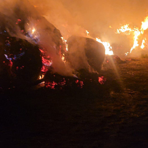 incendiu la baloți de lucernă în comuna bodesti