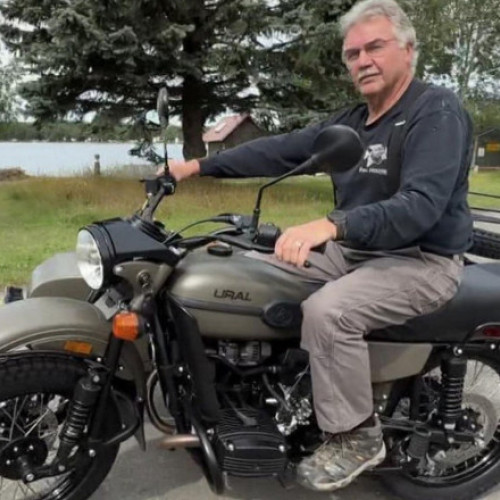 O motocicletă oferită de Vladimir Putin unui localnic din Anchorage a stârnit controverse