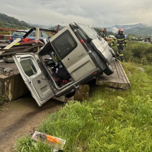accident rutier la campulung moldovenesc: doi botosaneni au fost raniti