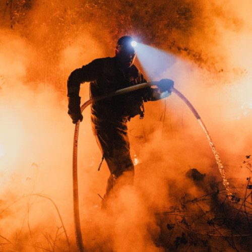 Valul cel mai grav de incendii de vegetație din ultimele două decenii a cuprins Spania, unde peste 344.000 de hectare au fost distruse de flăcări. Autoritățile au decis să închidă o porțiune de 50 de kilometri din traseul de pelerinaj Camino de Santiago și au mobilizat armata pentru a sprijini pompierii în stingerea focului.