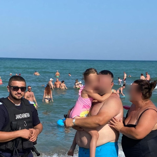 Fetiță răpită de pe plaja din Saturn, găsită în siguranță de jandarmi