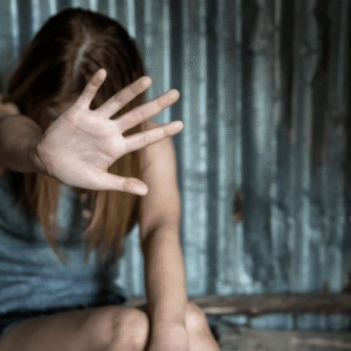 Patru persoane, implicate într-un incident de lipsire ilegală de libertate, au fost arestate preventiv