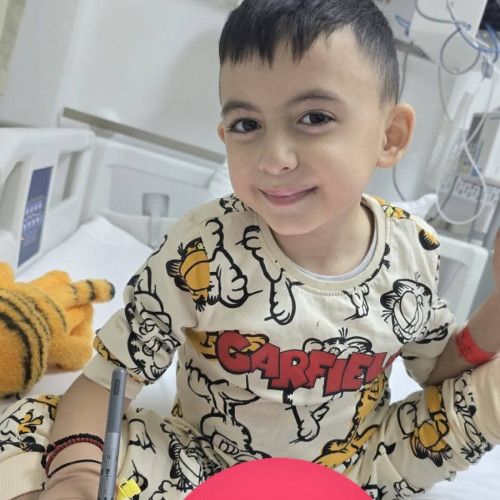 copil de șase ani cu afectiune grava are nevoie de ajutor pentru tratament în Italia