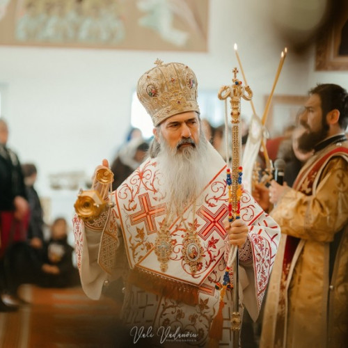 IPS Teodosie participă la aniversarea a 50 de ani a absolvenților seminarului de la mănăstirea Neamț