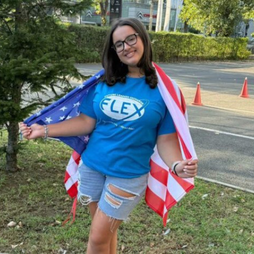 eleva de 15 ani din România va merge în America prin programul FLEX