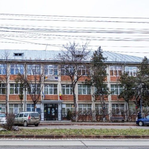 Scoala gimnaziala din Botoșani face angajări în această săptămână, anunță reprezentanții instituției. Potrivit sursei, scoala caută să angajeze un administrator de patrimoniu și un ingrijitor.