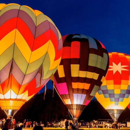 zboruri cu balonul deasupra orașului, organizate seara