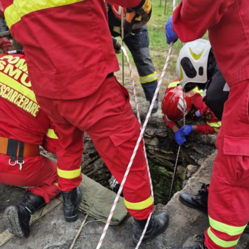 O persoană a murit după ce a căzut într-o fântână în Mihoveni