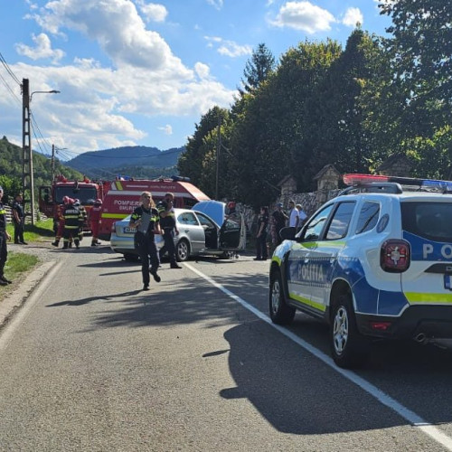accident grav la Lupsa: echipajele de intervenție intervin pentru salvare
