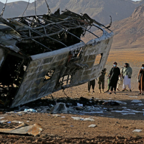 Accident grav cu autobuzul de deportați afgani din Iran înflăcărat în Herat