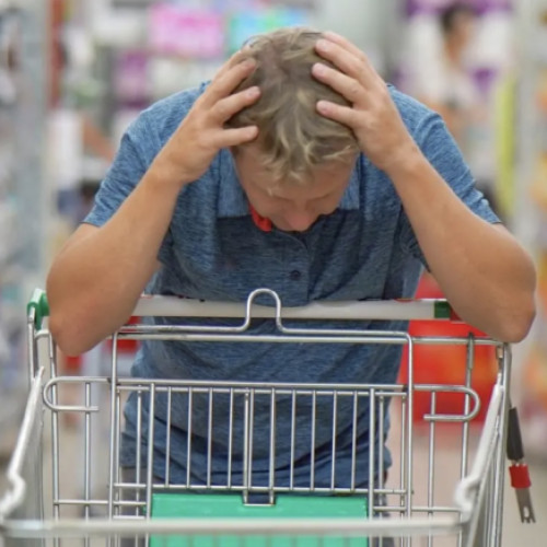 Guvernul își asumă răspunderea pentru al doilea pachet de măsuri de austeritate, decizie care a generat tensiuni în coaliție. PSD și USR au ajuns din nou în conflict, în timp ce liderii PNL sugerează ca primarul Nicușor Dan să intervină pentru a media disputa. Potrivit stiridecluj.ro, această situație complică procesul de luare a deciziilor în cadrul guvernului.