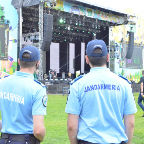 Peste 200 de forțe de ordine asigură siguranța în zona festivalului de la stadion