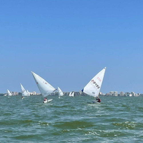 Campionatul național de dinghy atrage peste 38 de echipaje