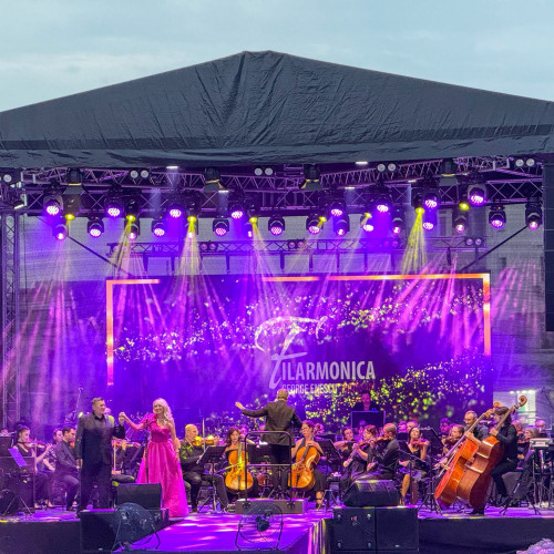 Simfoniile și ritmurile pop în centrul orașului Botoșani