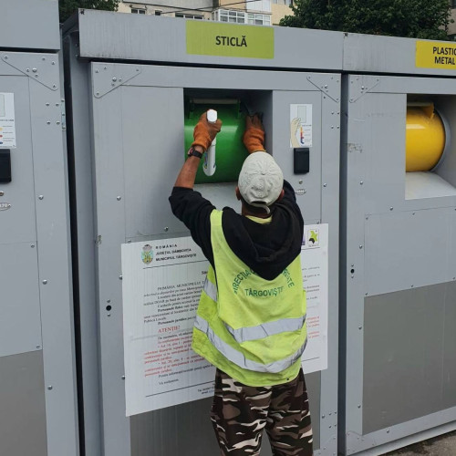 Primarul Târgoviștei mulțumește angajaților de la salubritate pentru munca lor zilnică