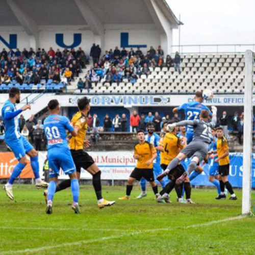 metalul vs. corvinul: duel important în liga a doua