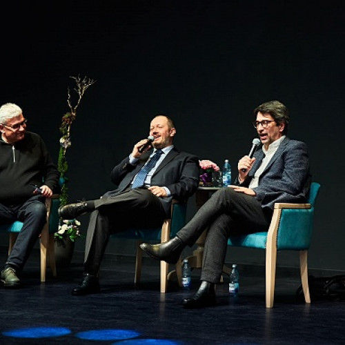 Dezbatere privind identitatea românească în context european la Satu Mare cu gânditorii români de top - VIDEO