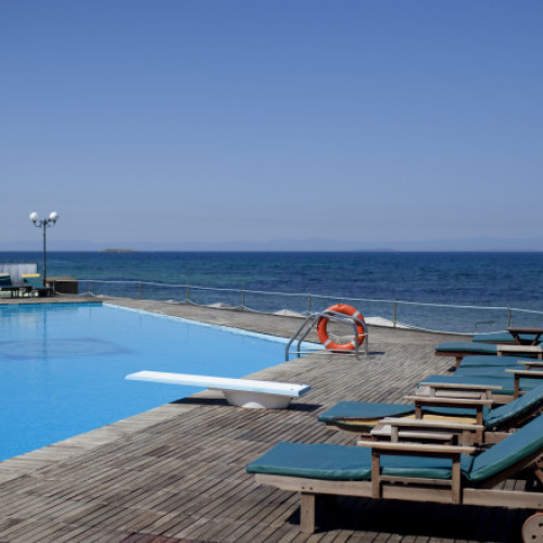 grecii aleg tot mai des vacanțe în străinătate din cauza costurilor mai mici în alte destinații