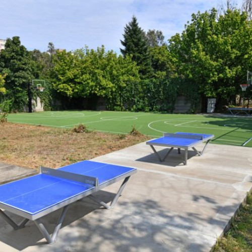 Trei terenuri de sport moderne au fost inaugurate la Colegiul Carol I în Sectorul 6