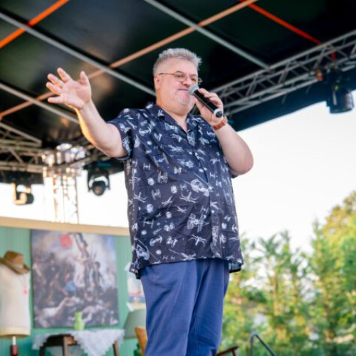 spectacol de comedie la teatrul &quot;george ciprian&quot; în cadrul festivalului internațional de arte