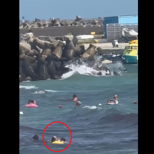 Copil salvat de la înec pe plaja din Eforie după ce s-a aventurat în mare, potrivit salvamărilor