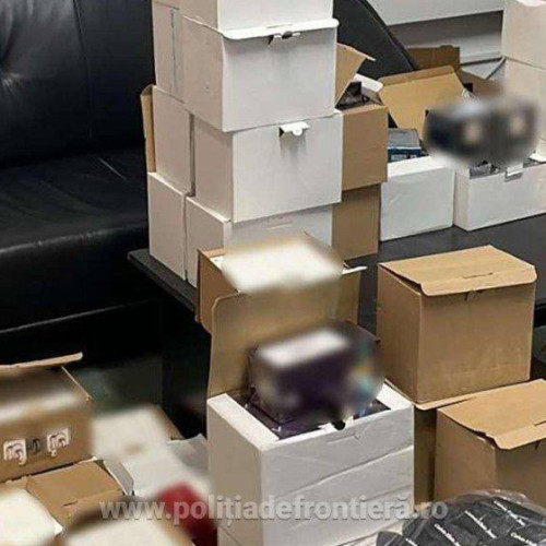 Contrabandiştii opriţi de autorităţile de frontieră. Plăci ceramice contrafăcute din China şi articole vestimentare ilegale din Turcia, confiscate la Constanţa