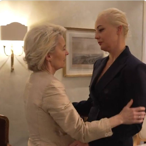 Kamala Harris și Ursula von der Leyen, alături de văduva soțului opozant rus, la München.
