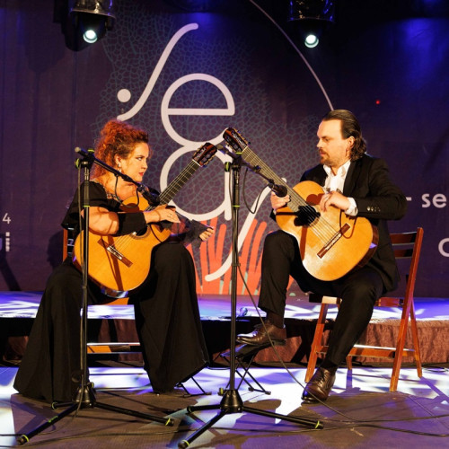 duo kitharsis lansează școala de chitară "The Flat Guitar Academy" la constanța