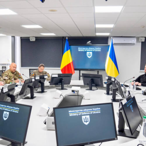 ministrul aparării române și omologul ucrainean, Denis Smihal, discută despre sprijinul pentru Ucraina și colaborarea militară