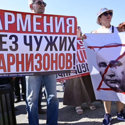 Protest în fața bazei militare ruse din Gyumri pentru evacuarea trupelor