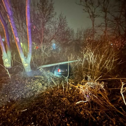 Accident rutier in apropiere de Grupul Școlar Suceava, sâmbătă seara, în ceață densă. Pompierii intră în acțiune cu o autospecială, ajutați de un echipaj SAJ VIDEO