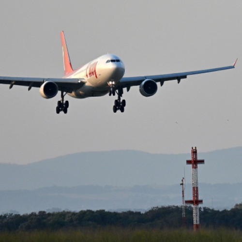 Avion plin cu turiști ruși, forțat să aterizeze de urgență la Tallinn din cauza închiderii aeroportului Pulkovo