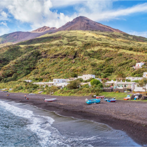 Problema caprelor salbatice devasta insula Stromboli și alte insule din arhipelagul Eolienilor