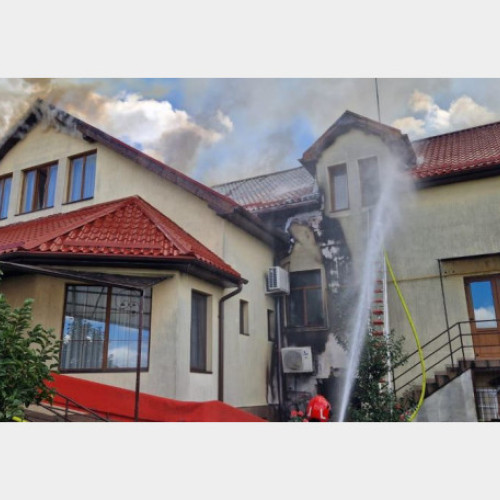 Incendiul de la primăria din Petreu, supus analizei specialiștilor ISU Bihor