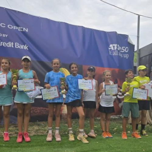 brasovencele Roxana Florian si Cristiana Gutiu, vicecampioane nationale la tenis U10, după turneul de la Bucuresti