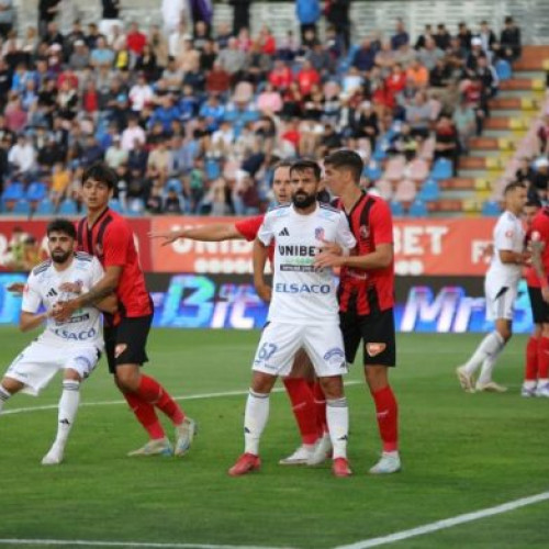 FC Botoșani a învins cu scorul de 3-1 FK Csikszereda într-un meci disputat pe stadionul &quot;Municipal&quot; din Botoșani, în runda a VII-a a SuperLigii. La meci au asistat aproximativ 4.320 de spectatori, iar formația locală și-a consolidat poziția în clasament, raportându-se ca favorită.