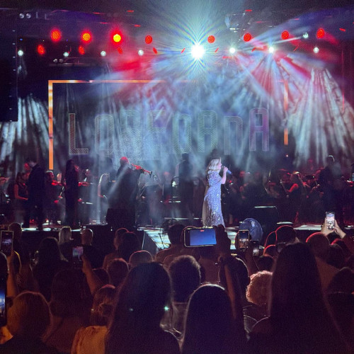 Tânără din Botoșani, impresionată de Loredana Groza după concert